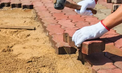 What-Goes-Under-Block-Paving-640w