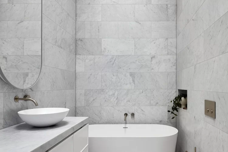 small-bathroom-bath-ideas-zephyr-and-stone